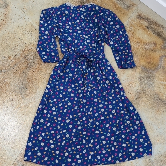 Vintage | Floral Blue Midi Dress with 3/4 Sleeves and Lace Collar Size 8 - Picture 7 of 11